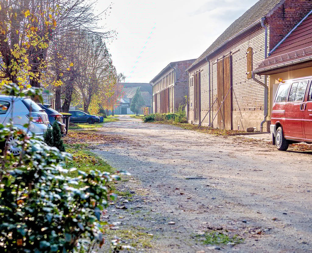 Um die Sanierung des Schäferdamms ist es zu einem Streit zwischen Anwohnern und Stadtverwaltung gekommen. Die Stadträte haben heute zu entscheiden, ob die Straße saniert werden soll. Das hätte zur Folge, dass die Anwohner 90 Prozent der Kosten tragen müssten.