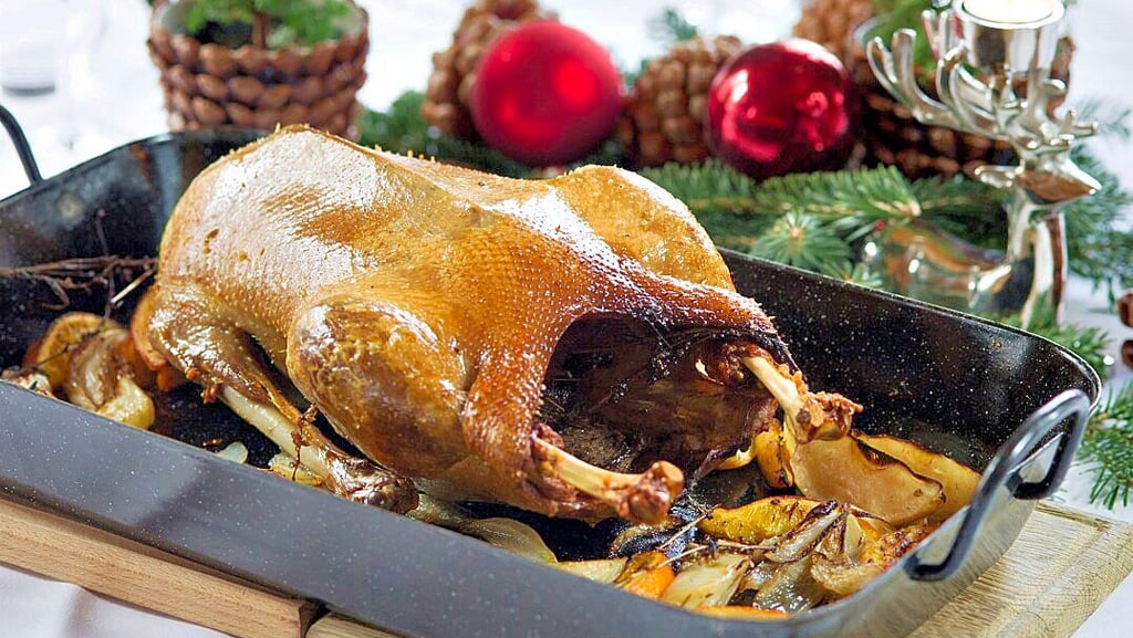 Eine Weihnachtsgans gehört für viele Familien zum Fest. Uwe Schulz möchte, dass Bedürftige so ein Festmahl bekommen.