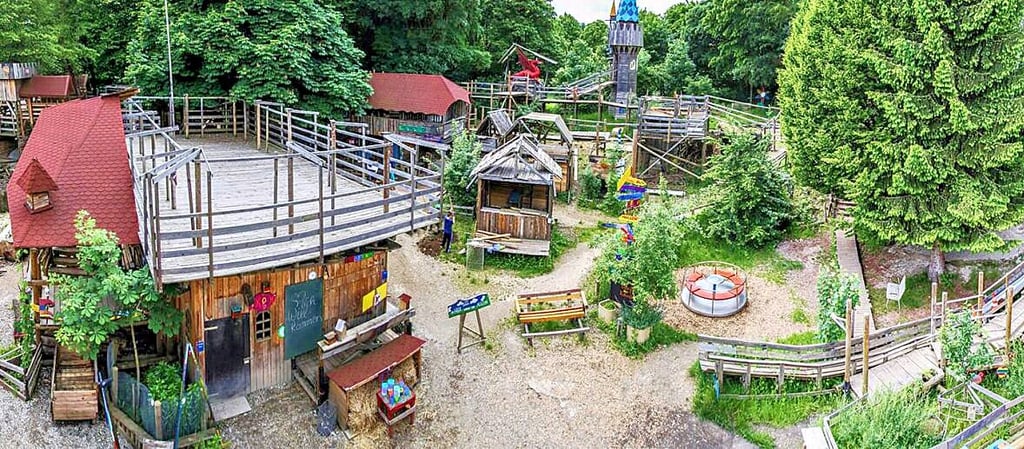 Der Abenteuerspielplatz „Maulwurfshausen“ bei München könnte als Vorbild für Haldensleben dienen.