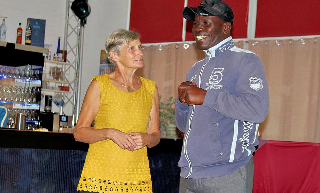 Ute Moritz und Omar Famara Traoré betreuen in der Casa de Keur in Malicounda senegalesische Kinder bis fünf Jahre.