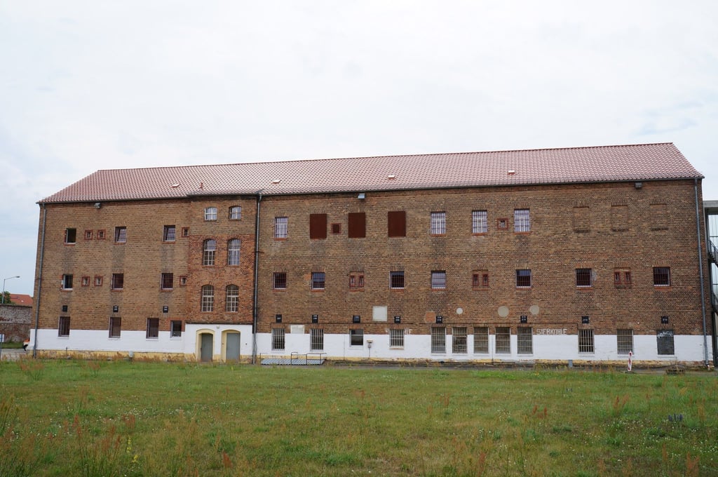 Blick auf das ehemalige Hafthaus des Cottbuser Gefängnisses.