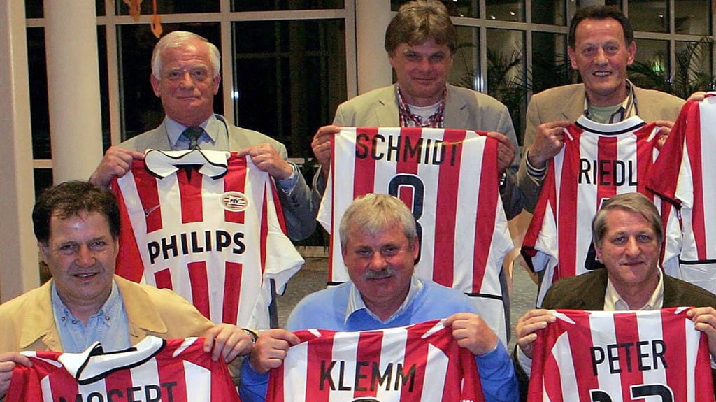 Der ehemalige Team-Masseur Rolf Schüttig (oben links), hier 2006 bei einem Ehemaligen-Treffen.