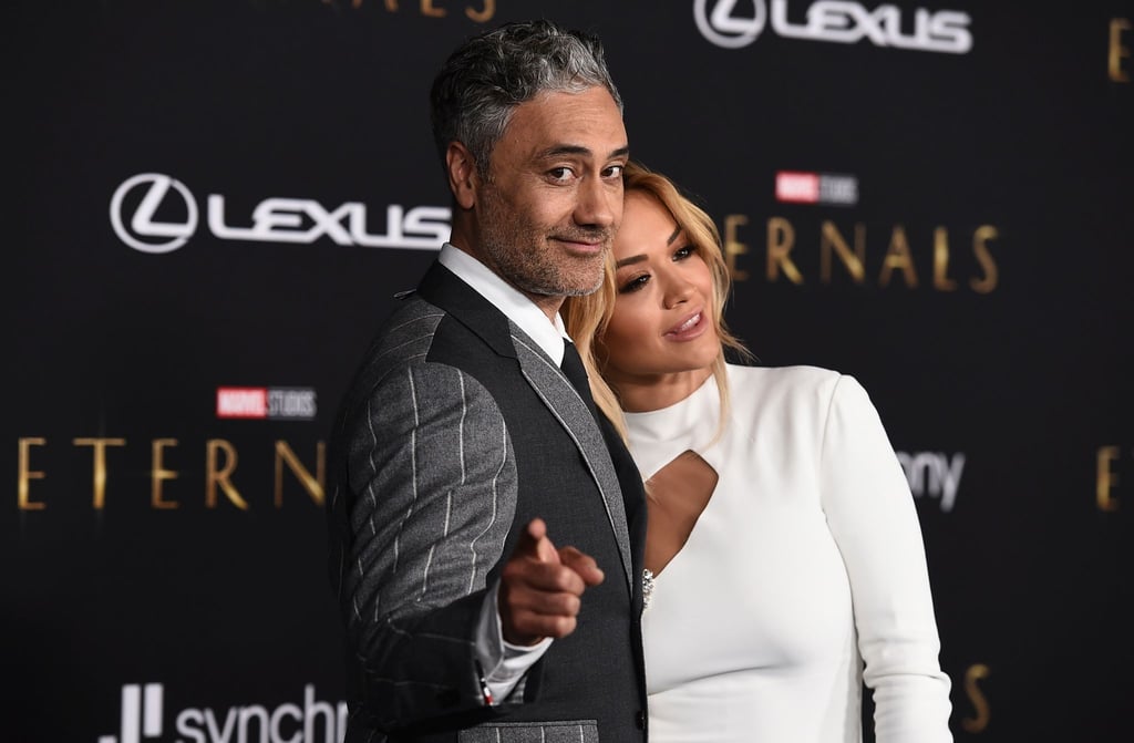 Die britische Sängerin Rita Ora schwärmt von ihrem Freund Taika Waititi .
