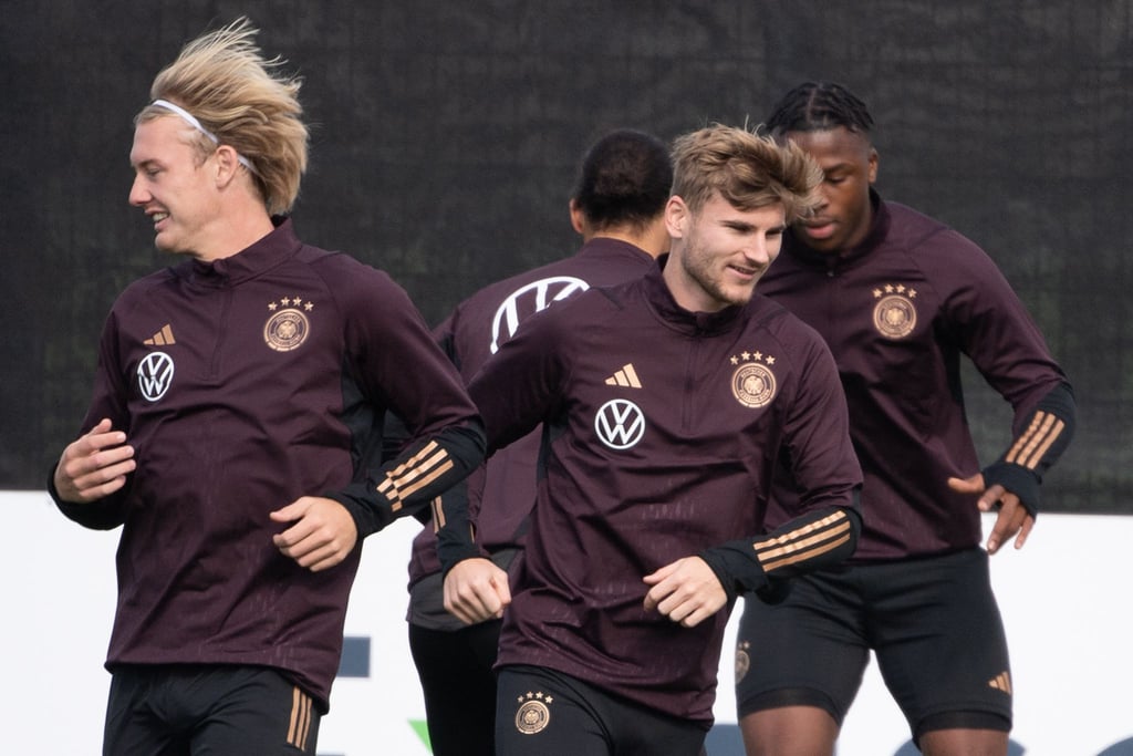 Hat sich einen grippalen Infekt zugezogen: Julian Brandt beim Training auf dem DFB-Campus.