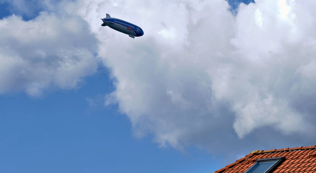 Ein Zeppelin wurde gestern über Dessau - hier über den Dächern von Dessau-Nord - gesichtet.