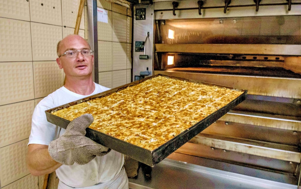 Backen in Zeiten der Krise: Andreas Doneck in Wörlitz von der gleichnamigen Bäckerei kämpft besonders mit gestiegenen Rohstoffpreisen.