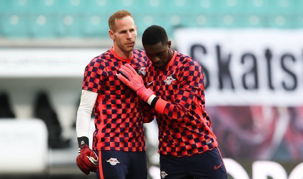 Die beiden RB-Keeper Peter Gulacsi (l.) und Yvon Mvogo