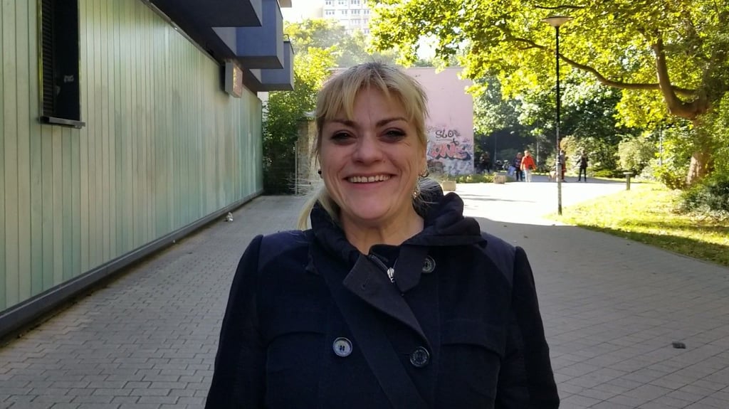 Jaqueline Zugfeld vom Neustädter See kennt die Sendung "Hartz und herzlich" und findet es richtig, dass auch die negativen Aspekte Magdeburgs im Fernsehen gezeigt werden, damit die Politiker endlich aufwachen.