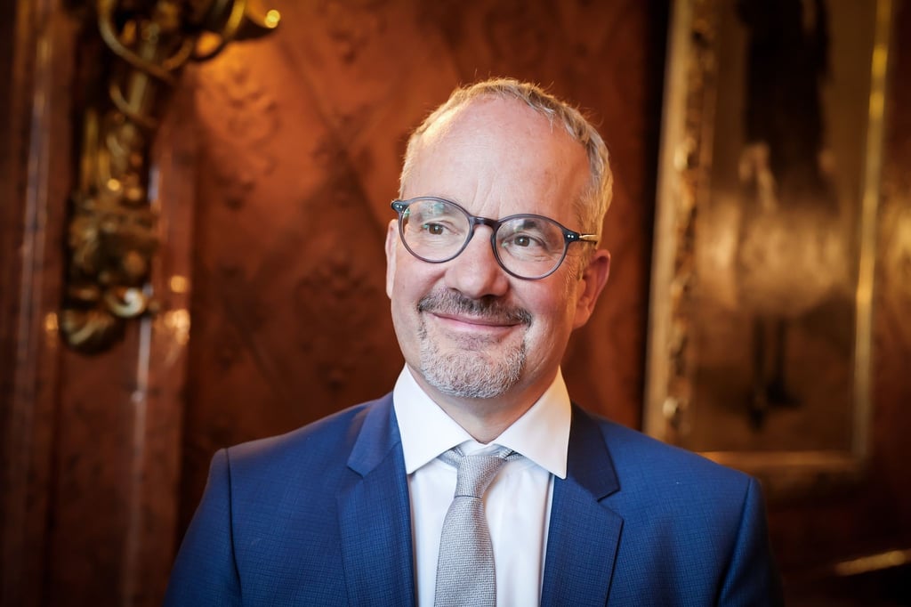 Der britische Zellbiologe Anthony Hyman im Großen Festsaal im Rathaus.
