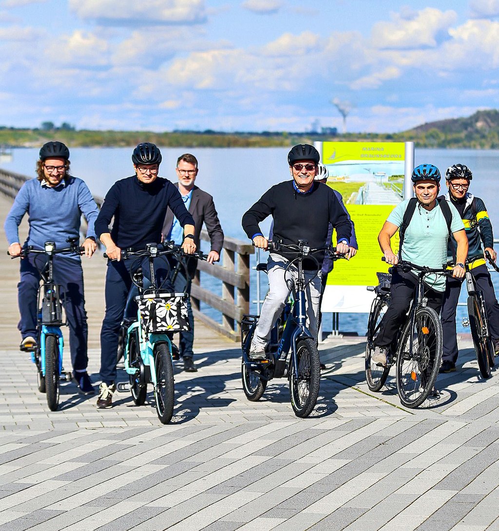 Am Geiseltalsee können Interessierte am Samstag an einer Radtour teilnehmen.