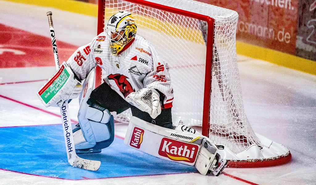 Timo Herden stand bereits in der DEL und der DEL2 zwischen den Stangen. Für die Saale Bulls läuft er erstmals in der Oberliga auf.
