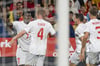 Stürmer Breel Embolo (l) erzielte beim Schweizer Sieg gegen Spanien das 2:1.