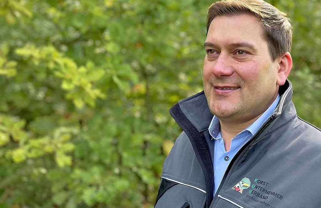 Der promovierte Forstwissenschaftler Maurice Strunk (43) ist Geschäftsführer des Forstunternehmerverbandes Sachsen-Anhalt.