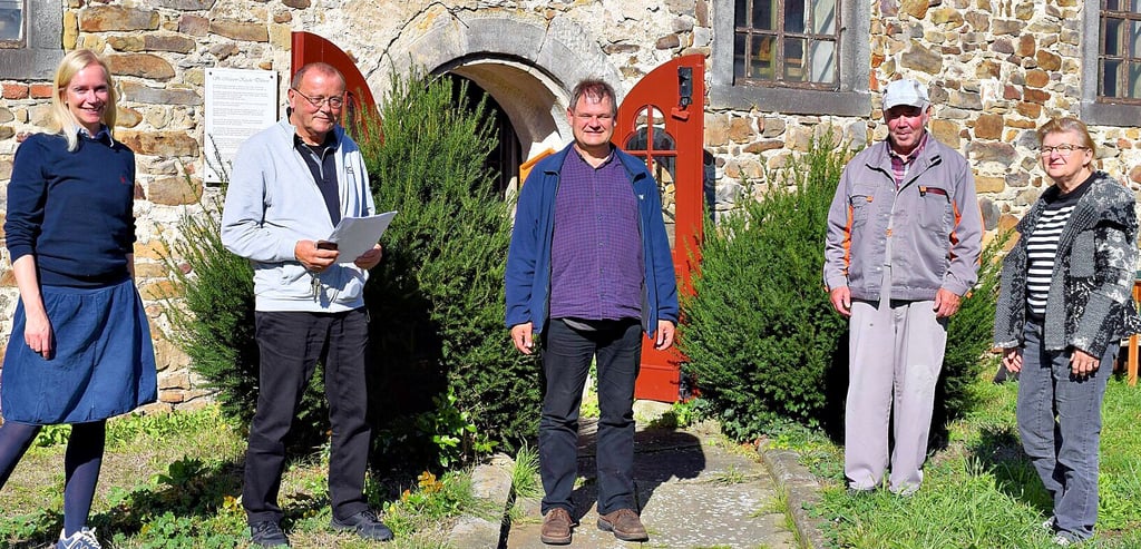 Christine Sobczyk (v.l.), Reinhart Kupfer, Karl-Michael Schmidt, Volker Reinhardt und Marita Bullmann unterhielten sich darüber, wie die Kirche in Döhren mit Leben erfüllt wird.
