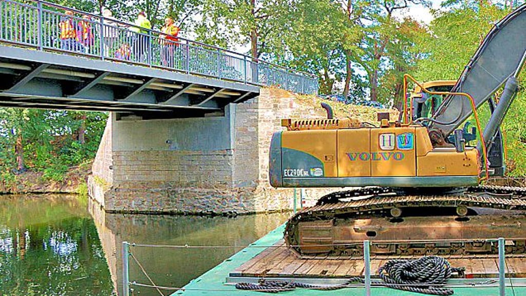 Die vielbefahrene Brücke über den Niegripper Altkanal wird in den kommenden Monaten bis Anfang Dezember saniert.