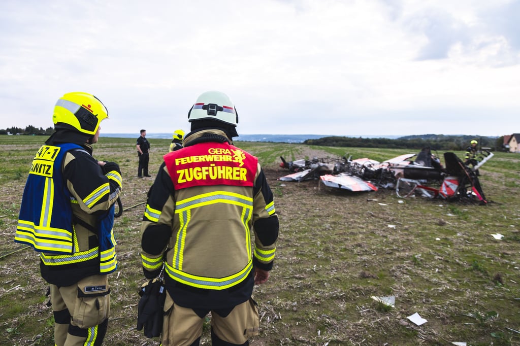 Zwei Flugzeuge prallen bei Gera zusammen, beide Piloten sind gestorben.