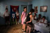 Die Bürger im sozialistischen Karibikstaat Kuba stimmen über ein neues Familiengesetz ab, das gleichgeschlechtlichen Paaren unter anderem Ehe und Adoption erlauben würde.