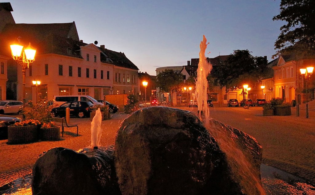 Der Springbrunnen auf dem Marktplatz ist abgestellt worden, um mehr Energie in den kommenden Monaten zu sparen.