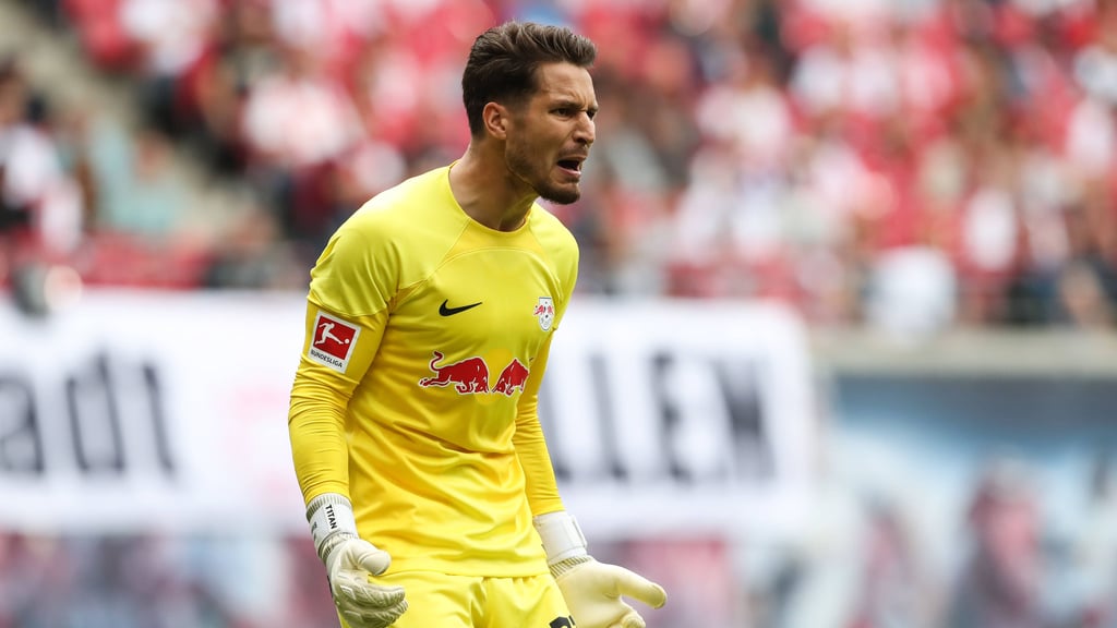 Janis Blaswich beim Spiel gegen den VfL Wolfsburg.