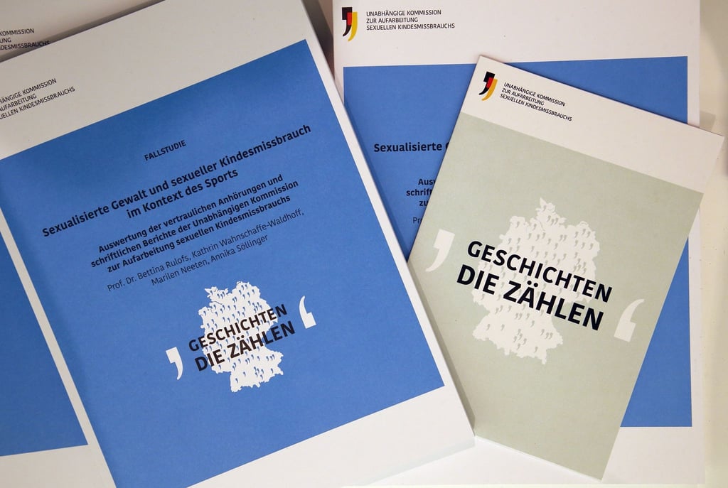 Im Bundesfamilienministerium wird die Studie „Sexualisierte Gewalt und sexueller Kindesmissbrauch im Kontext des Sports“ vorgestellt.