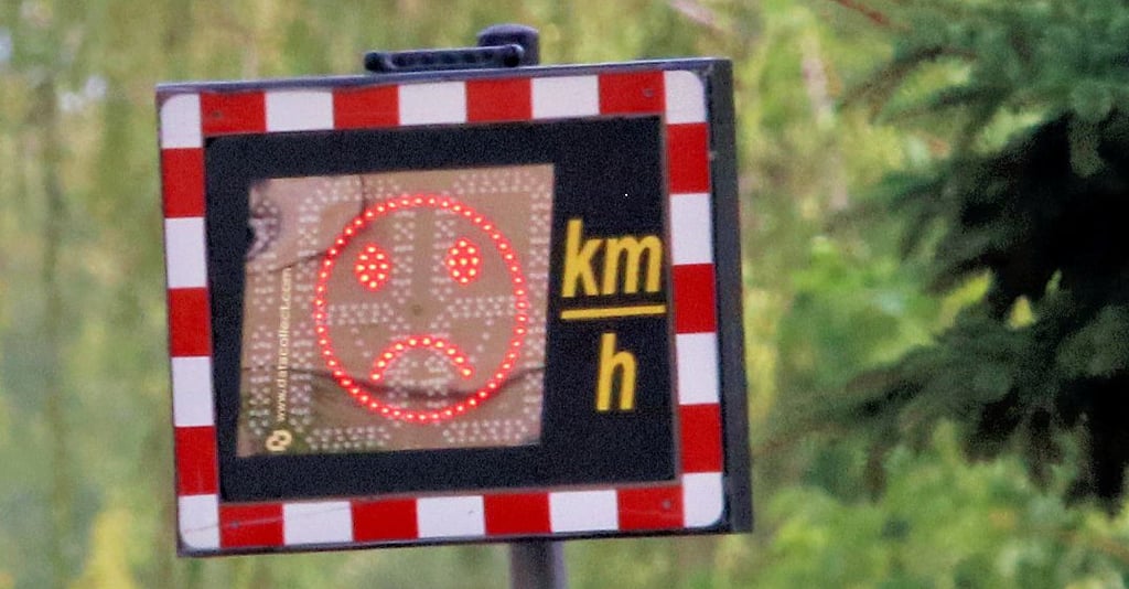 Tempotafeln soll es jetzt für den Ortsteil Schwarz geben. Hier verläuft eine viel befahrene Landesstraße mitten durch den Ort.