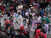 Angehörige, Klassenkameraden und Unterstützer der 43 vermissten Ayotzinapa-Studenten demonstrieren am Jahrestag ihres Verschwindens im Jahr 2014.