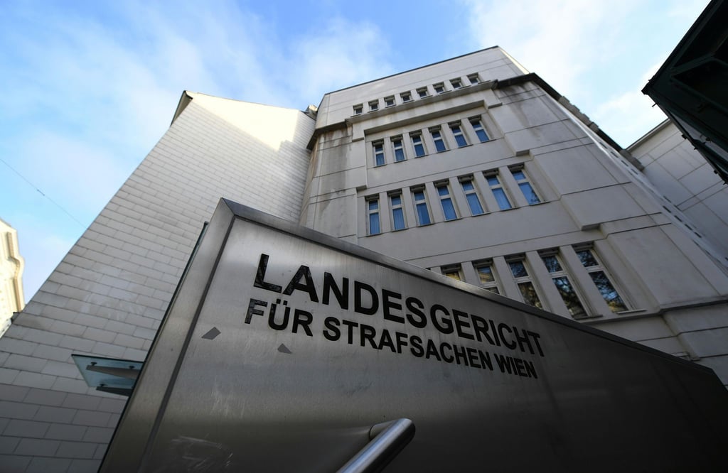 Drei junge Männer sollen in Wien eine 13-Jährige getötet haben. Nun stehen sie deshalb vor Gericht.