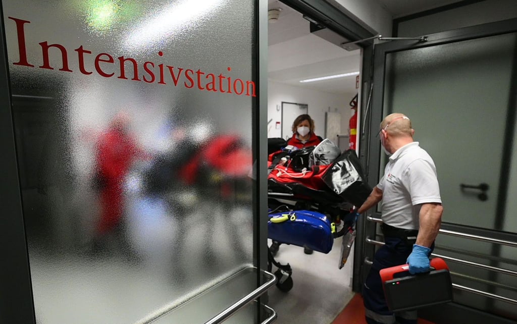 Das Kind wurde mit dem Hubschrauber in eine Klinik geflogen.
