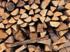 Auf Brennholz gibt es aktuell einen großen Ansturm. Viele Händler können die Nachfrage nicht mehr bedienen.