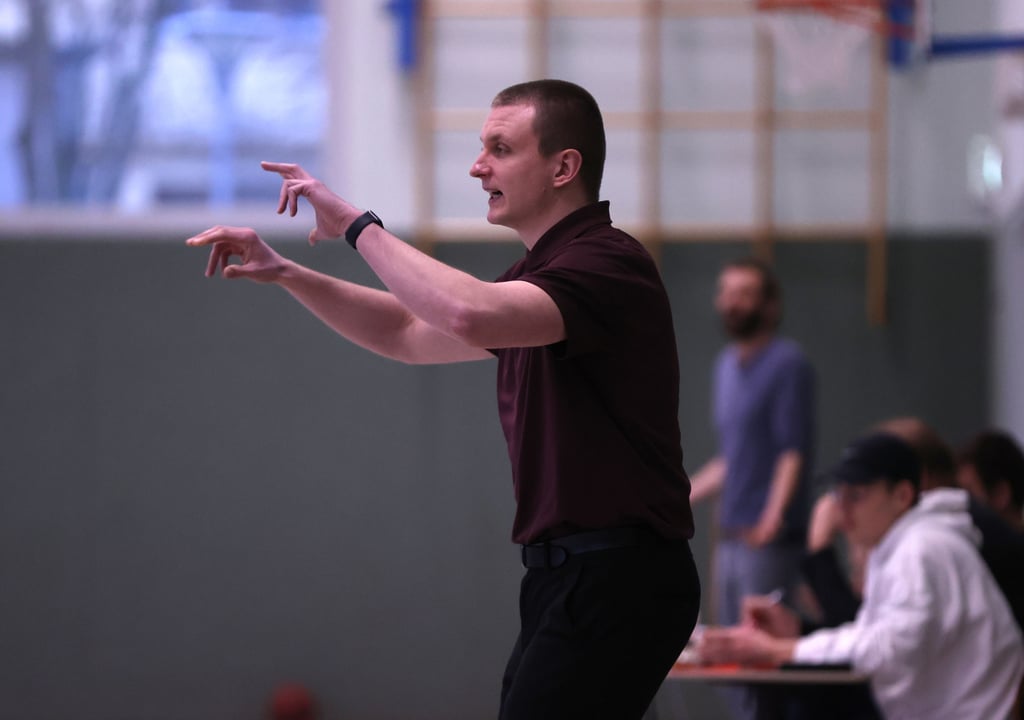Trotz Personalsorgen konnte sich USC-Coach Robert Wendt über einen Sieg zum Saisonstart freuen.