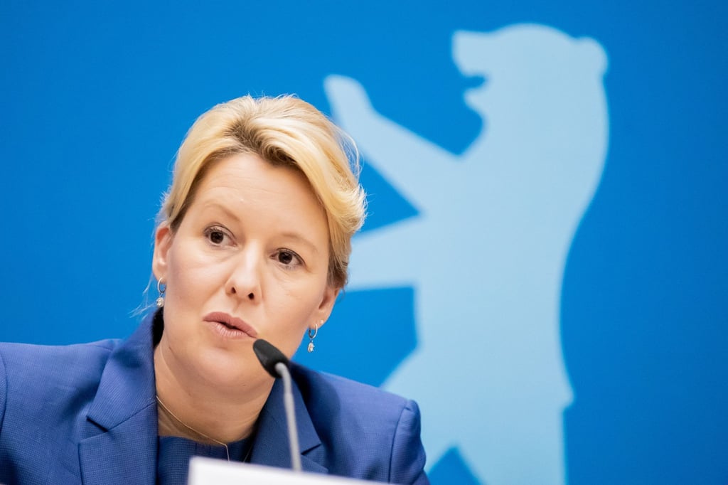 Franziska Giffey (SPD), Regierende Bürgermeisterin von Berlin, spricht während einer Pressekonferenz.