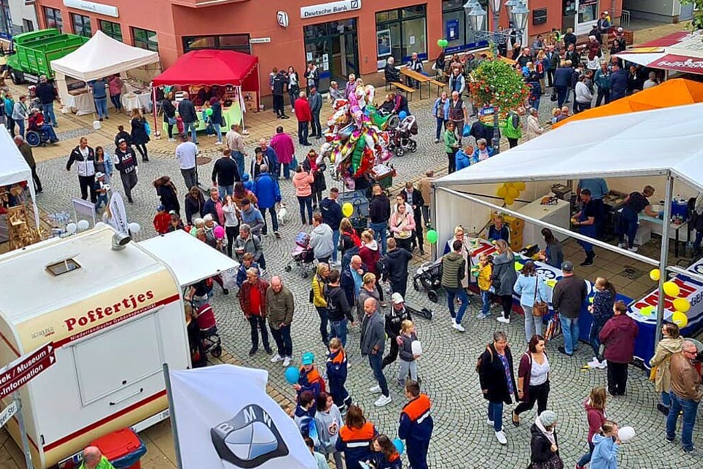 So wie bei dieser Aufnahme vom Tag der Regionen im vergangenen Jahr sollen sich auch die Besucher diesmal in der Innenstadt drängen und sich an den Angeboten der Aussteller und Händler erfreuen.