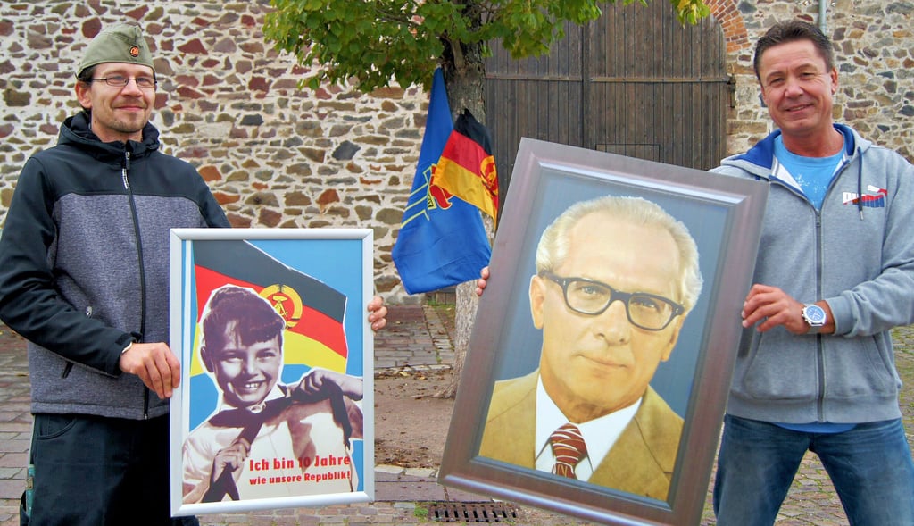 Nostalgie pur zeigen Fabian Schmelzer (r.) und Tobias Stiller am 2. Oktober in der Museumsscheune.