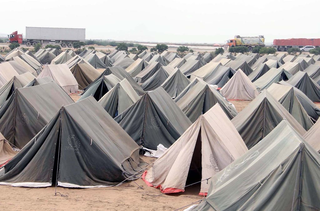 Eine von der Provinzregierung errichtete Zeltstadt für die von der Überschwemmung betroffenen Menschen in Sindh. Nach den schweren Überschwemmungen in Pakistan ist die Situation der Flutopfer verheerend.