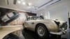Ein Aston Martin DB5, Stuntcar aus dem Bond-Film „Keine Zeit zu sterben“, ist in London versteigert worden.