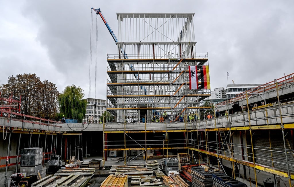 Blick über die Baustelle für den Erweiterungsbau des Bauhaus-Archivs.