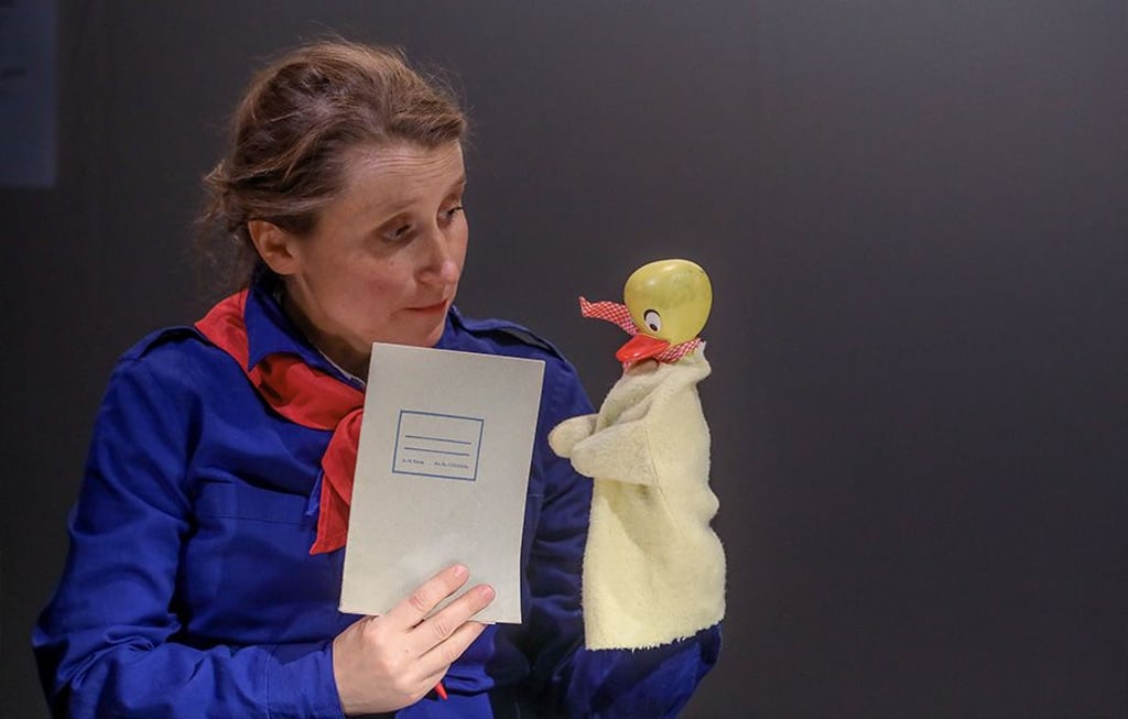 "Froh ist der Schlag unsrer Herzen" heißt es im Magdeburger Puppentheater.