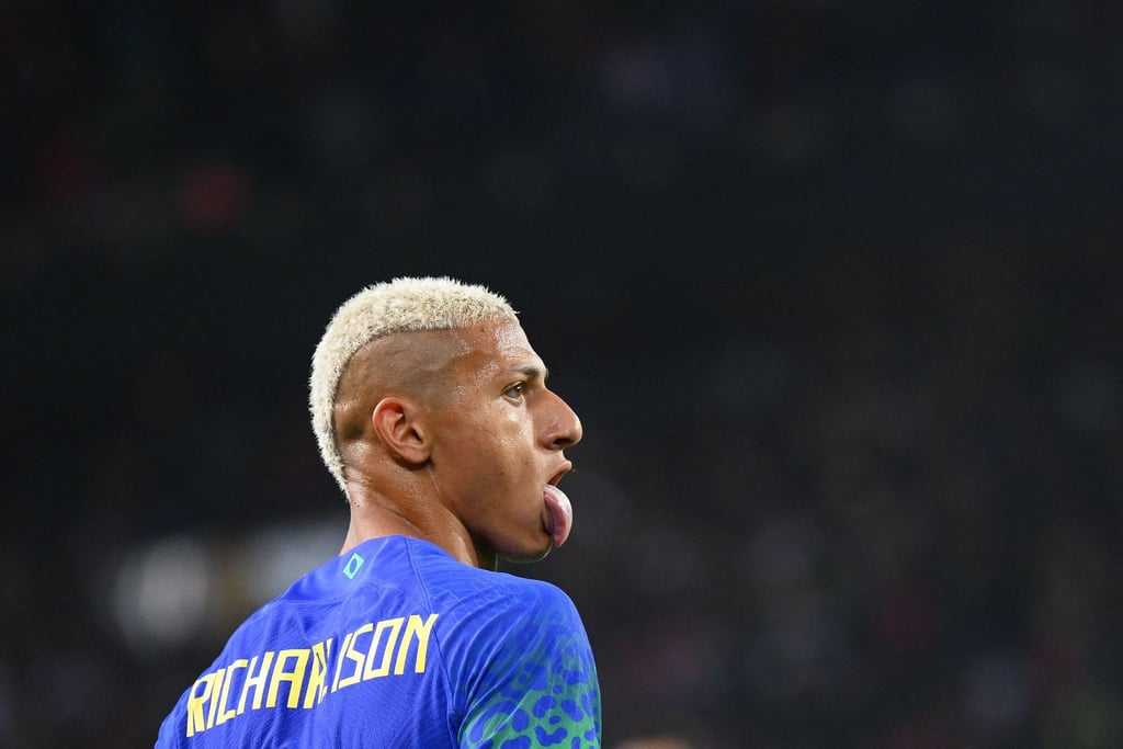 Der brasilianische Stürmer Richarlison freut sich, nachdem er getroffen hat.