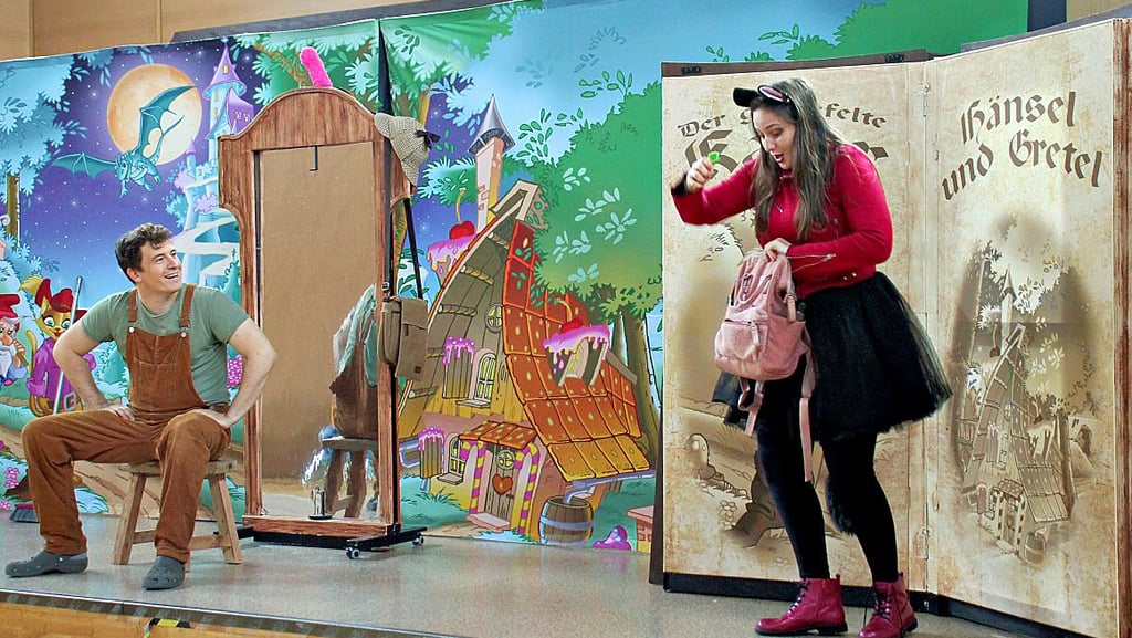 Lynn Feyereisen (rechts) und Christian Wester nahmen die Kinder mit auf eine märchenhafte Opernreise.