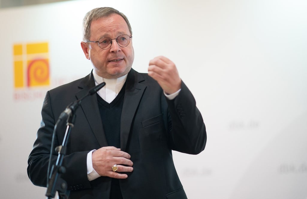 Wirft dem Schweizer Kurienkardinal Kurt Koch „völlig inakzeptable Entgleisung“ vor: Georg Bätzing, Bischof von Limburg und Vorsitzender der Deutschen Bischofskonferenz.
