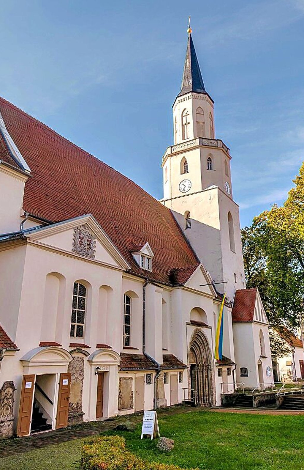 Die Nicolaikirche wird nachts nicht mehr beleuchtet.