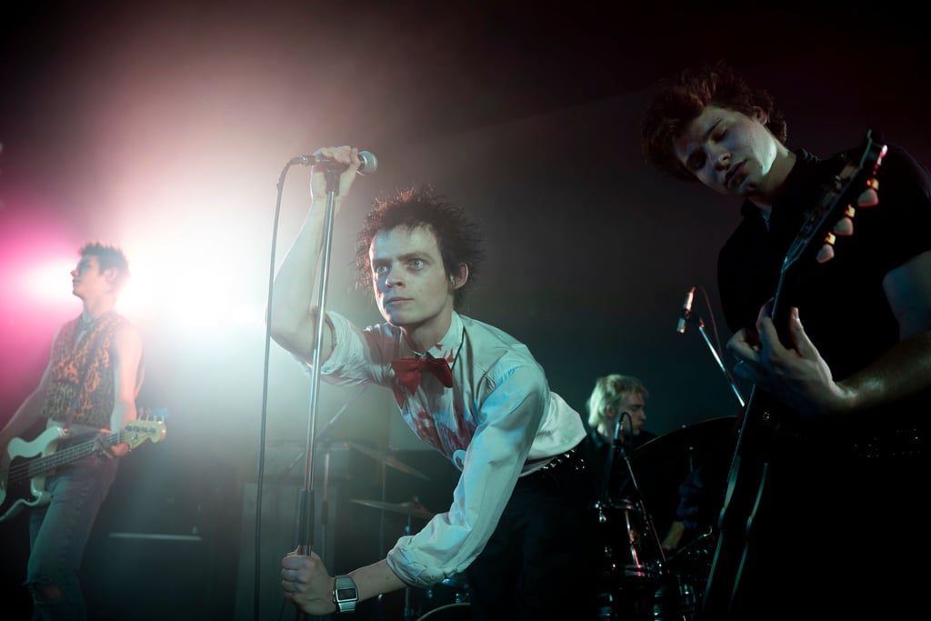 Louis Partridge (l-r) als Sid Vicious, Anson Boon als John Lyndon und Toby Wallace als Steve Jones in einer Szene aus „Pistol“.