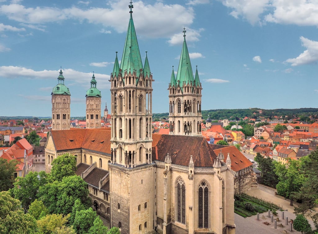 Nach den umfangreichen Arbeiten am Ostchor des Naumburger Doms beginnt nun die Restaurierung der Westchor-Fassade.