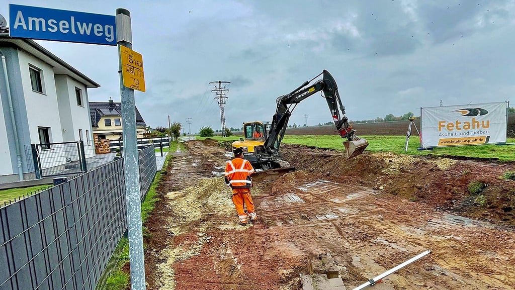 Die Straße Siedlung in Meitzendorf wird grundhaft ausgebaut. Erstmalig werden dafür keine Straßenausbaubeiträge von den Anwohnern erhoben.