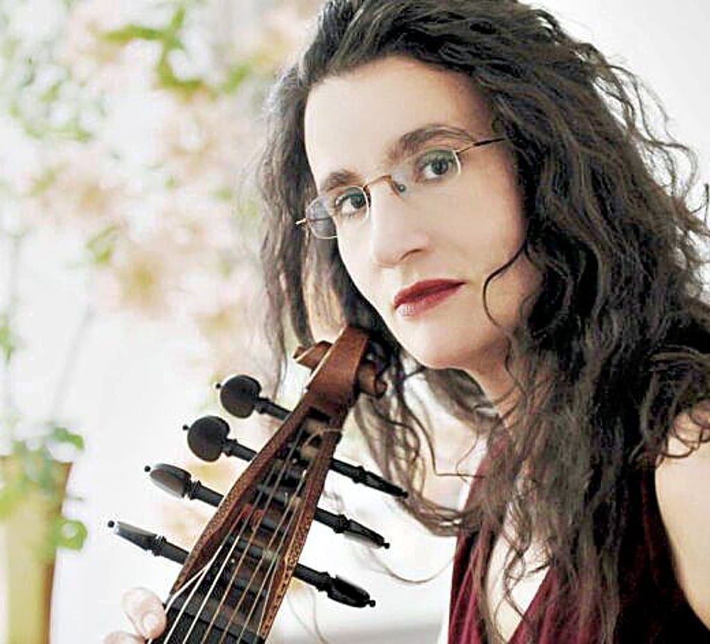 Juliane Laake spielt im Gesellschaftshaus.