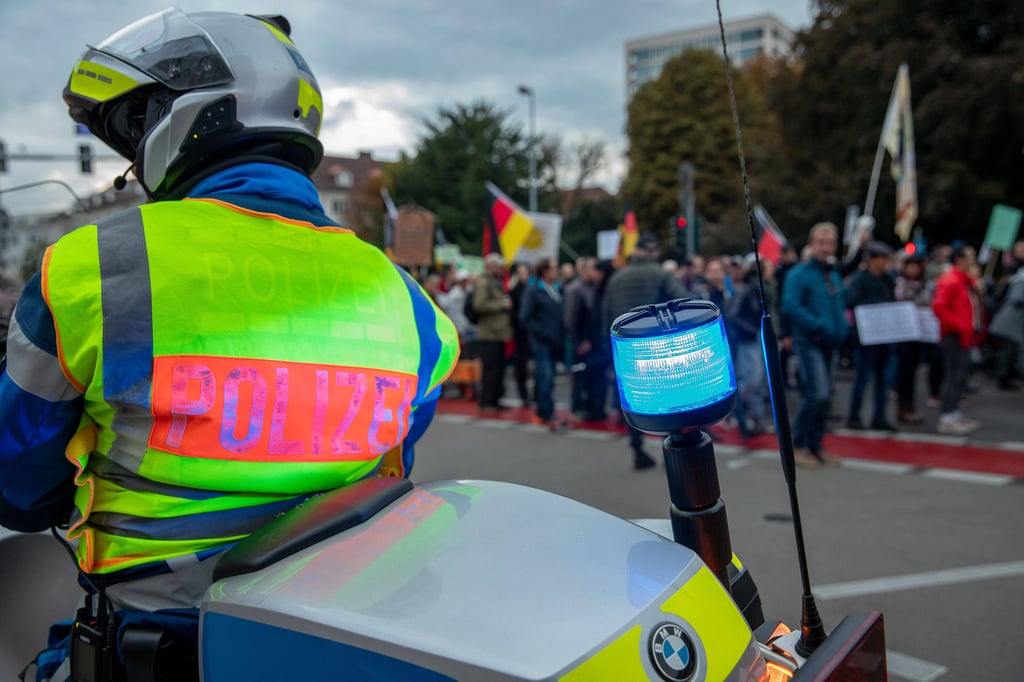 Der Polizei steht ein einsatzreiches Wochenende im Harz bevor: Allein für Montag (3. Oktober) sind vier Demonstrationen angemeldet.