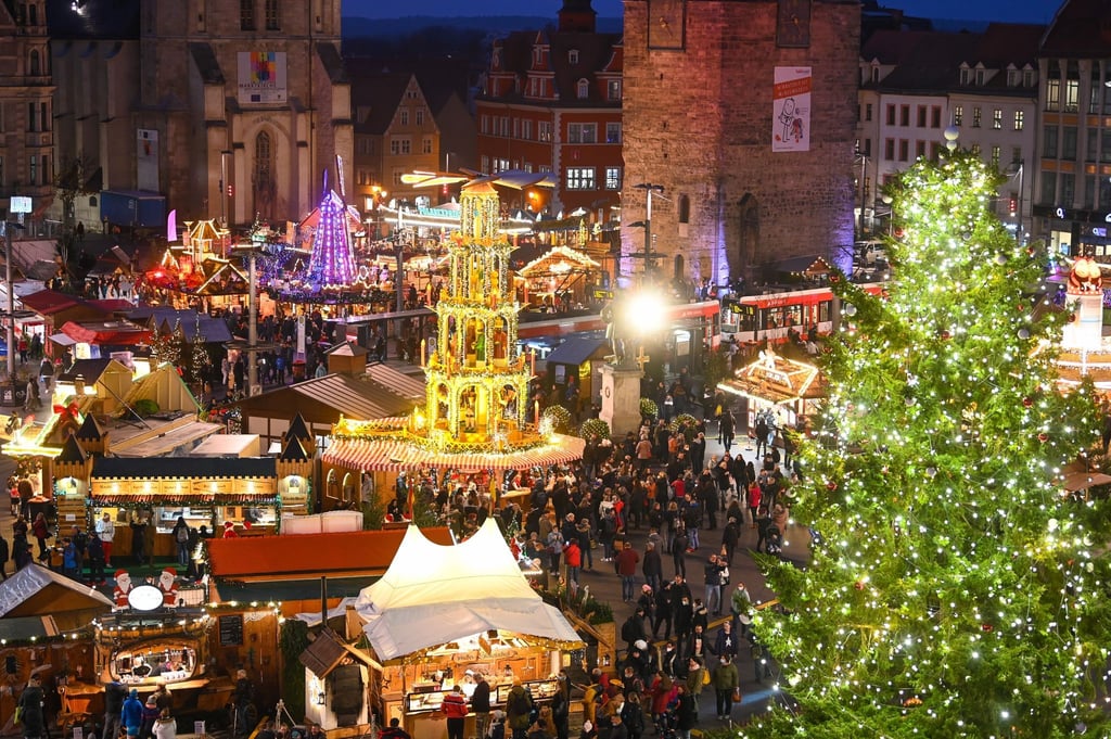 So kennt man den Weihnachtsmarkt in Halle. Angesichts hoher Strompreise dürfte es in diesem Jahr aber weniger funkeln.