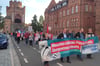 Ein Bündnis auf Gewerkschaften und linken Parteien demonstriert in Stendal für Besteuerung von Gutverdienern in der Energiekrise