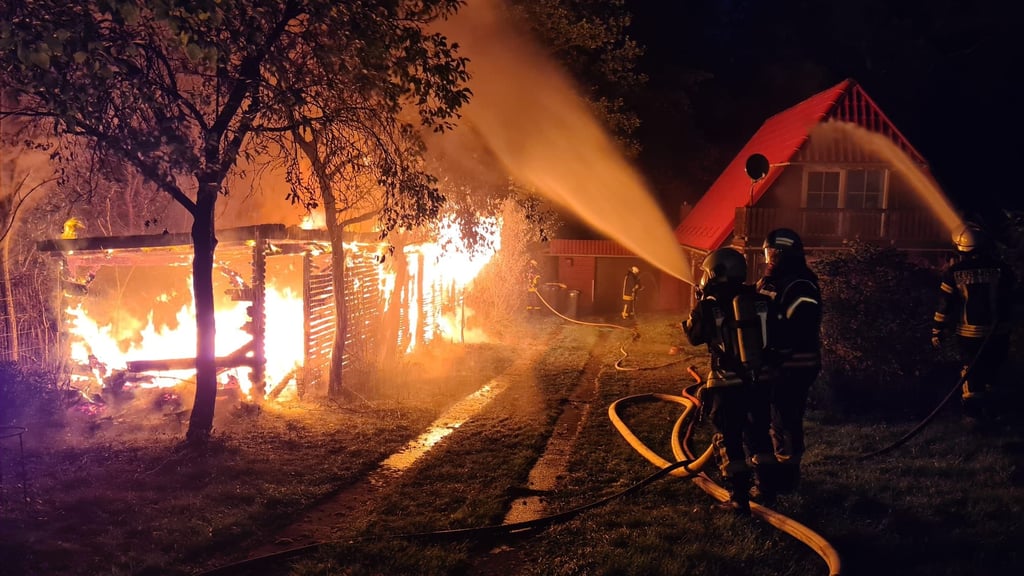 In Dankerode stand ein Schuppen im Brand.