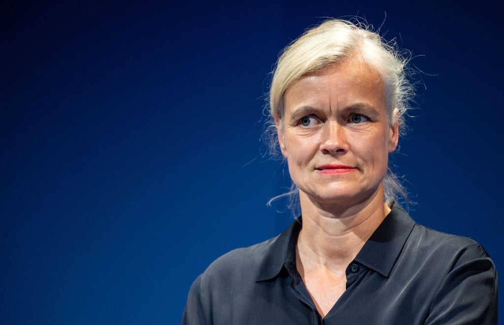 Bei Fresenius Medical Care (FMC) wiederum übernimmt Carla Kriwet das Ruder in die Hand.